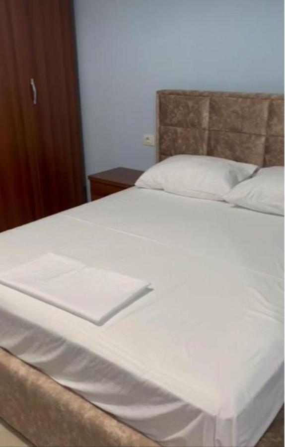 Guest House Andersoni Dhoma Plazhi Andersoni Shen Ded Gjoni Exteriör bild